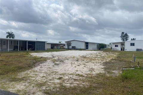 Terreno en venta en North Port, Florida № 1192532 - foto 1