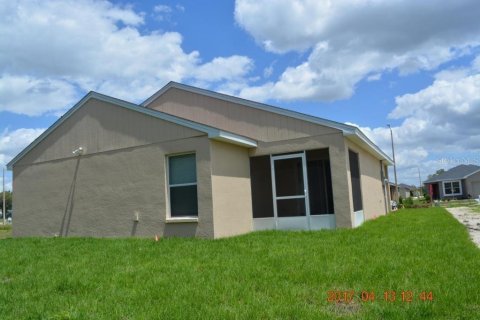 House in Winter Haven, Florida 4 bedrooms, 156.82 sq.m. № 1346922 - photo 4