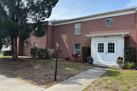 Condo in Saint Petersburg, Florida, 1 bedroom  № 1346889 - photo 1