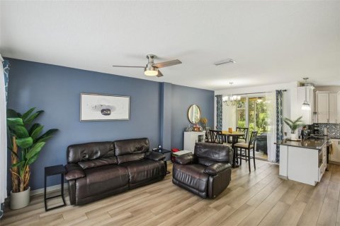 Touwnhouse à vendre à Tampa, Floride: 2 chambres, 106.47 m2 № 1251757 - photo 3