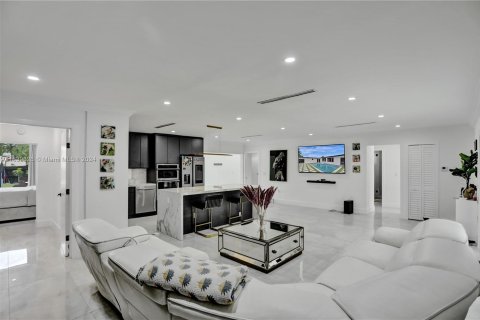 Casa en venta en Hollywood, Florida, 5 dormitorios, 230.86 m2 № 1321099 - foto 9