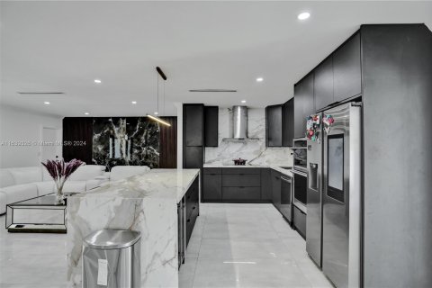 Casa en venta en Hollywood, Florida, 5 dormitorios, 230.86 m2 № 1321099 - foto 17