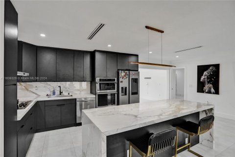 Casa en venta en Hollywood, Florida, 5 dormitorios, 230.86 m2 № 1321099 - foto 18