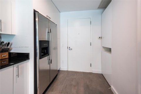 Condominio en alquiler en Miami, Florida, 1 dormitorio, 81.48 m2 № 1345677 - foto 9