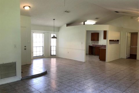 House in Kissimmee, Florida 3 bedrooms, 144.74 sq.m. № 1302034 - photo 2