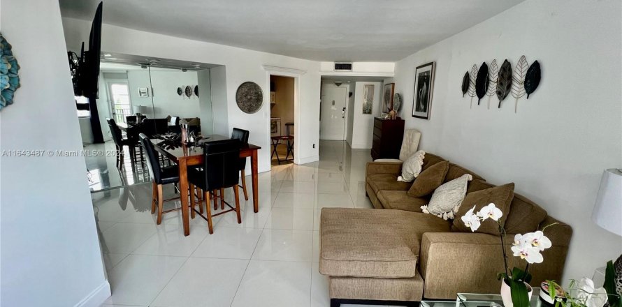 Condo in Aventura, Florida, 2 bedrooms  № 1325624