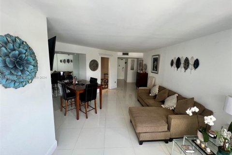 Condominio en venta en Aventura, Florida, 2 dormitorios, 80.82 m2 № 1325624 - foto 2