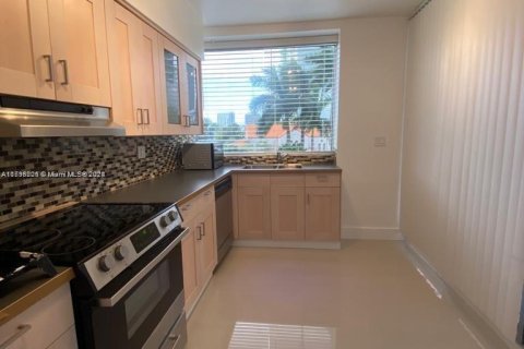 Copropriété à vendre à Miami, Floride: 2 chambres, 152.36 m2 № 1215511 - photo 2