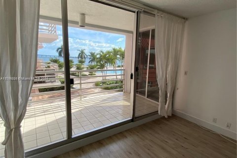 Copropriété à vendre à Miami, Floride: 2 chambres, 152.36 m2 № 1215511 - photo 4