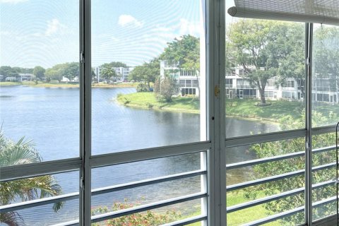 Copropriété à vendre à Deerfield Beach, Floride: 2 chambres, 76.92 m2 № 1180125 - photo 13