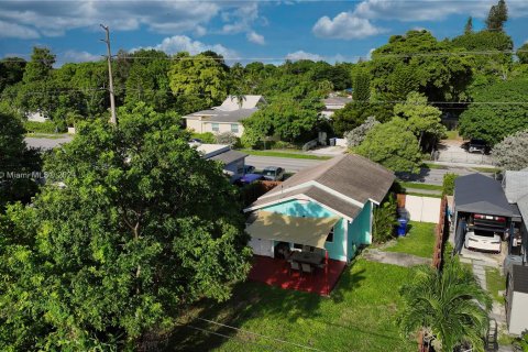 Villa ou maison à vendre à Hollywood, Floride: 2 chambres, 72.46 m2 № 1331373 - photo 20