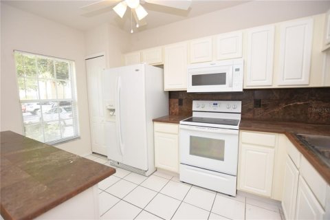 Townhouse in Brandon, Florida 2 bedrooms, 110 sq.m. № 1380730 - photo 7