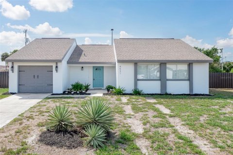 Villa ou maison à vendre à Cape Coral, Floride: 3 chambres, 201.51 m2 № 1380731 - photo 1