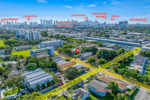 Propiedad comercial en venta en Miami, Florida № 1376054 - foto 7