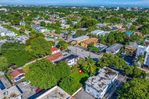 Propiedad comercial en venta en Miami, Florida № 1376054 - foto 14