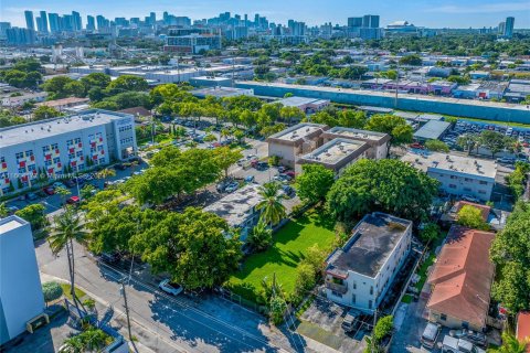 Propiedad comercial en venta en Miami, Florida № 1376054 - foto 19