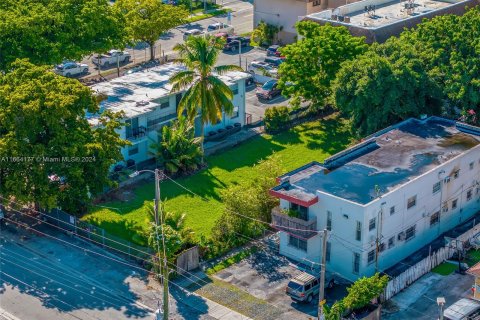 Propiedad comercial en venta en Miami, Florida № 1376054 - foto 6