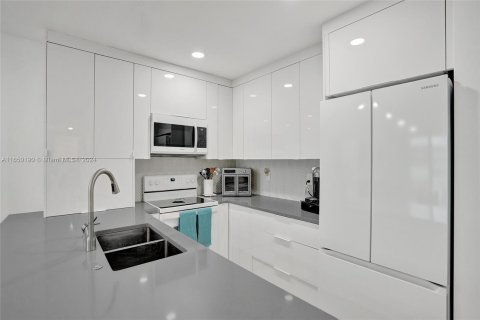 Condominio en venta en South Palm Beach, Florida, 2 dormitorios № 1332522 - foto 13