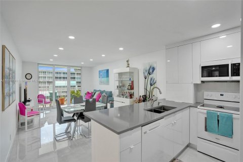 Condominio en venta en South Palm Beach, Florida, 2 dormitorios № 1332522 - foto 10