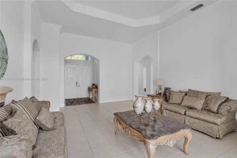 House in Miramar, Florida 5 bedrooms, 274.15 sq.m. № 1141882 - photo 24