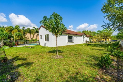 Villa ou maison à vendre à Miramar, Floride: 5 chambres, 274.15 m2 № 1141882 - photo 17