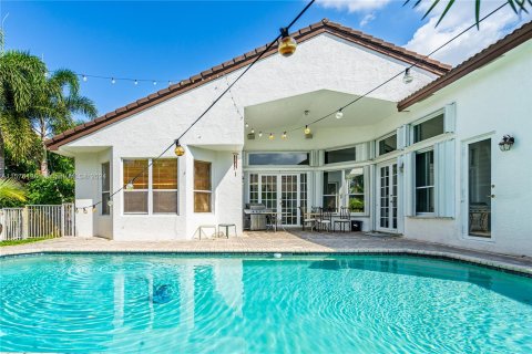 Villa ou maison à vendre à Miramar, Floride: 5 chambres, 274.15 m2 № 1141882 - photo 18