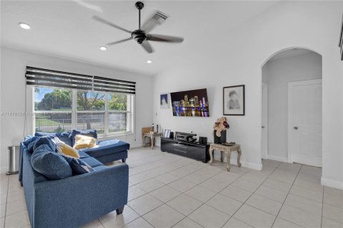 Villa ou maison à vendre à Miramar, Floride: 5 chambres, 274.15 m2 № 1141882 - photo 27