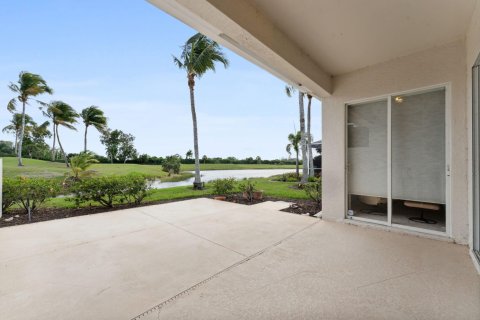 Купить виллу или дом в Форт Майерс, Флорида 2 спальни, 154.78м2, № 1100273 - фото 11