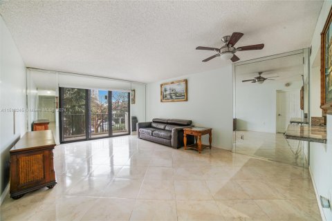 Condominio en venta en Hollywood, Florida, 1 dormitorio, 80.27 m2 № 965345 - foto 1