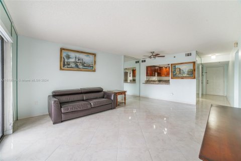 Copropriété à vendre à Hollywood, Floride: 1 chambre, 80.27 m2 № 965345 - photo 3