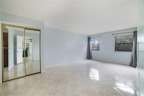 Condominio en venta en Hollywood, Florida, 1 dormitorio, 80.27 m2 № 965345 - foto 9