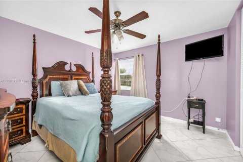 Condominio en venta en Palm Springs, Florida, 2 dormitorios, 89 m2 № 935076 - foto 5