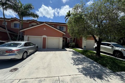 Touwnhouse à vendre à Pembroke Pines, Floride: 3 chambres, 147.16 m2 № 1272374 - photo 2