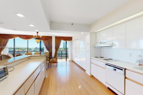 Condo in Aventura, Florida, 3 bedrooms  № 1215544 - photo 3