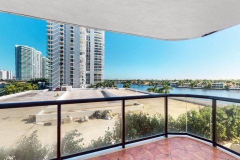 Condo in Aventura, Florida, 3 bedrooms  № 1215544 - photo 16