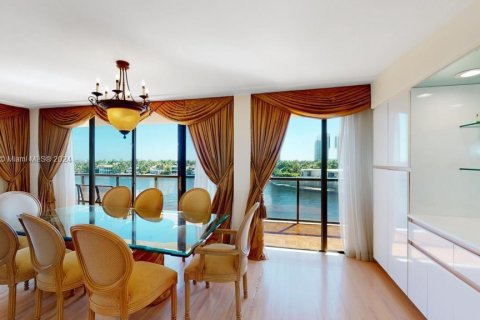 Copropriété à vendre à Aventura, Floride: 3 chambres, 219.25 m2 № 1215544 - photo 5