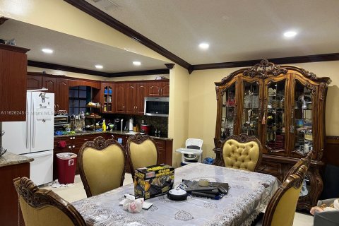 Casa en venta en Miami Gardens, Florida, 4 dormitorios, 136.01 m2 № 1272373 - foto 7