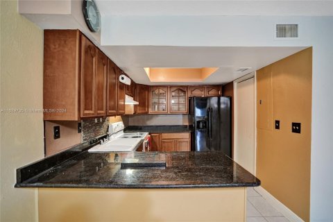 Condominio en venta en Tamarac, Florida, 3 dormitorios, 173.26 m2 № 1290898 - foto 3