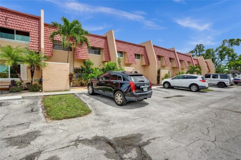 Condominio en venta en Tamarac, Florida, 3 dormitorios, 173.26 m2 № 1290898 - foto 1