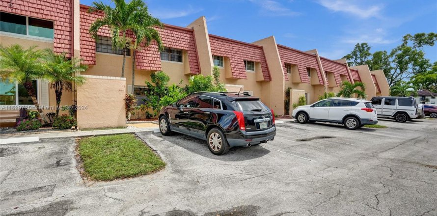 Condominio en Tamarac, Florida, 3 dormitorios  № 1290898