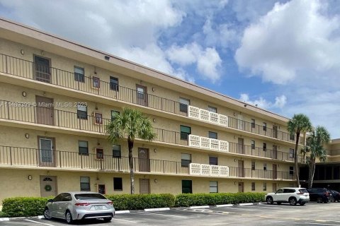 Condo in Boca Raton, Florida, 1 bedroom  № 1139378 - photo 1