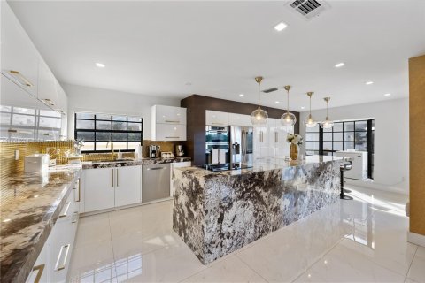 Villa ou maison à vendre à Miami Lakes, Floride: 4 chambres, 368.54 m2 № 1079914 - photo 16