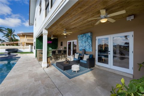 Casa en venta en Miami Lakes, Florida, 4 dormitorios, 368.54 m2 № 1079914 - foto 10