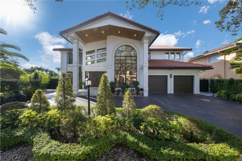 Villa ou maison à vendre à Miami Lakes, Floride: 4 chambres, 368.54 m2 № 1079914 - photo 1