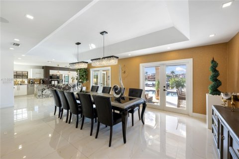 Villa ou maison à vendre à Miami Lakes, Floride: 4 chambres, 368.54 m2 № 1079914 - photo 19