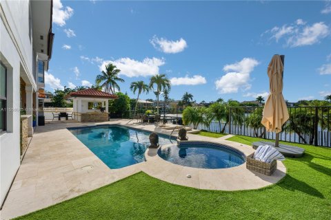 Casa en venta en Miami Lakes, Florida, 4 dormitorios, 368.54 m2 № 1079914 - foto 9