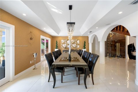 Casa en venta en Miami Lakes, Florida, 4 dormitorios, 368.54 m2 № 1079914 - foto 20