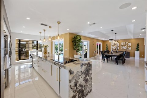 Villa ou maison à vendre à Miami Lakes, Floride: 4 chambres, 368.54 m2 № 1079914 - photo 17